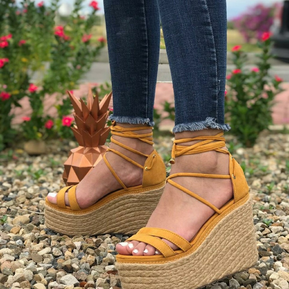 Women's platform - Picture 3 of 3